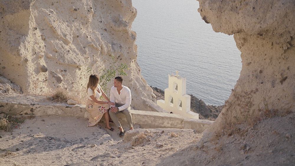 engagement shooting santorini sunset video